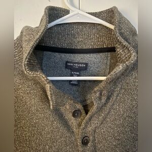 Van Heusen Men’s grey sweater